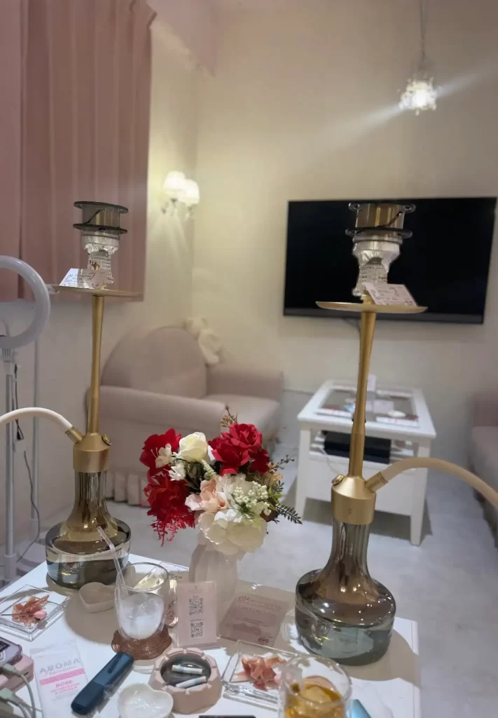 E51B035B-6B63-45B5-852B-3D9D04348C81 - 競艇お姉さんありさちゃん! 競艇で月1000万以上稼ぐ『競艇お姉さんありさちゃん!』が競艇で稼いだお金で吸いに行ったシーシャ屋さんの写真